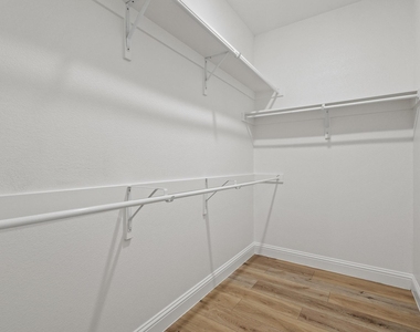 7822 Cottonwood Drive - Photo Thumbnail 16