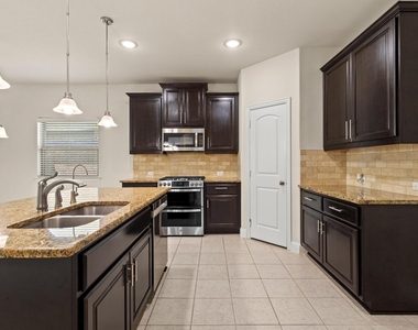 7822 Cottonwood Drive - Photo Thumbnail 2