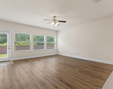 7822 Cottonwood Drive - Photo Thumbnail 7