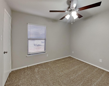 4112 Nandina Court - Photo Thumbnail 10