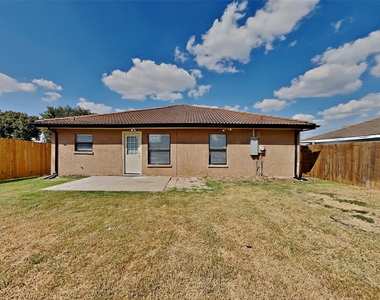 4112 Nandina Court - Photo Thumbnail 16