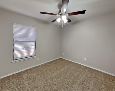 4112 Nandina Court - Photo Thumbnail 11