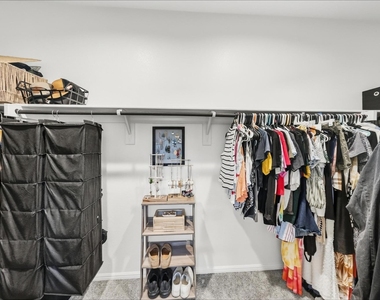 8420 Berry Crest Street - Photo Thumbnail 21