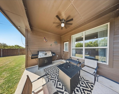 8420 Berry Crest Street - Photo Thumbnail 23