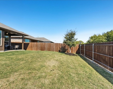 8420 Berry Crest Street - Photo Thumbnail 24