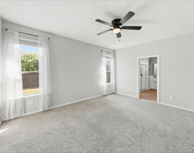 8420 Berry Crest Street - Photo Thumbnail 8