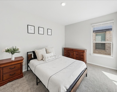 8420 Berry Crest Street - Photo Thumbnail 17
