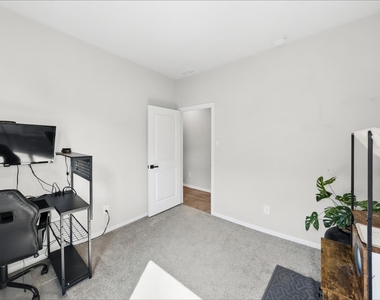 8420 Berry Crest Street - Photo Thumbnail 15