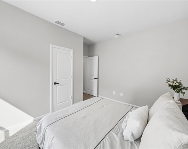 8420 Berry Crest Street - Photo Thumbnail 16