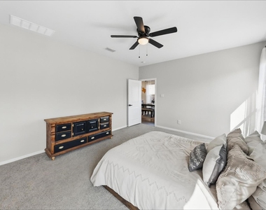 8420 Berry Crest Street - Photo Thumbnail 9