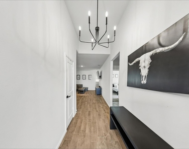 8420 Berry Crest Street - Photo Thumbnail 2