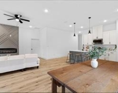 5516 Helmick Avenue - Photo Thumbnail 5