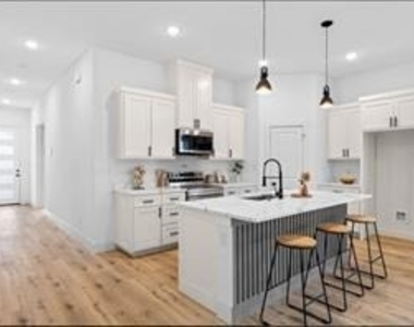 5516 Helmick Avenue - Photo Thumbnail 10