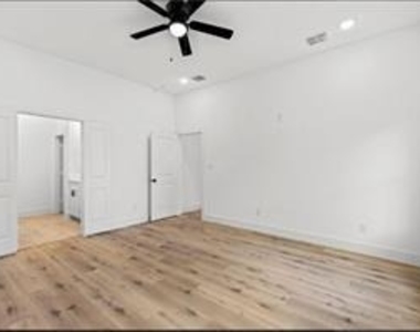 5516 Helmick Avenue - Photo Thumbnail 18