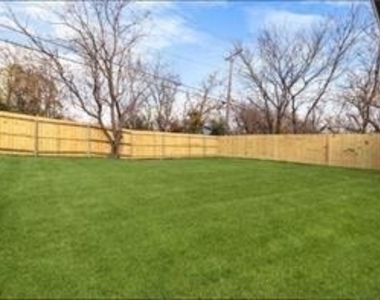 5516 Helmick Avenue - Photo Thumbnail 22