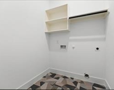 5516 Helmick Avenue - Photo Thumbnail 20