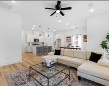 5516 Helmick Avenue - Photo Thumbnail 2