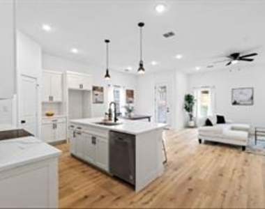 5516 Helmick Avenue - Photo Thumbnail 1