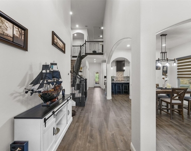 1705 Prestwick Lane - Photo Thumbnail 4