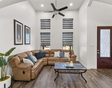 1705 Prestwick Lane - Photo Thumbnail 7