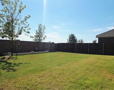 8104 Blue Heron Lane - Photo Thumbnail 33