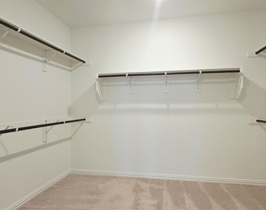 8104 Blue Heron Lane - Photo Thumbnail 17