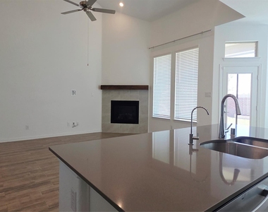 8104 Blue Heron Lane - Photo Thumbnail 12