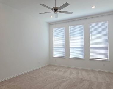 8104 Blue Heron Lane - Photo Thumbnail 14