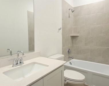 8104 Blue Heron Lane - Photo Thumbnail 4
