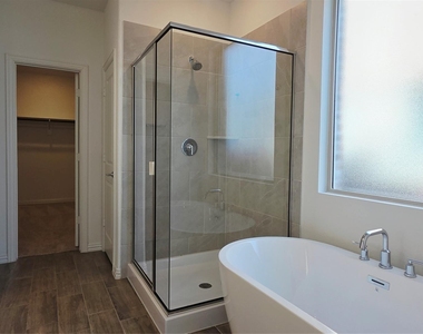 8104 Blue Heron Lane - Photo Thumbnail 15