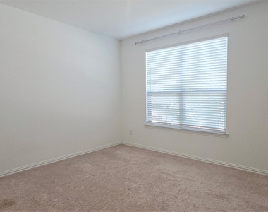 8104 Blue Heron Lane - Photo Thumbnail 3