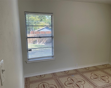 1512 Hilltop Drive - Photo Thumbnail 16