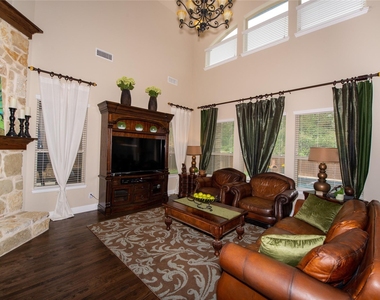 9844 Broiles Lane - Photo Thumbnail 4
