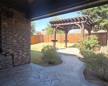 525 Bamborough Drive - Photo Thumbnail 25