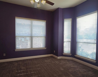 525 Bamborough Drive - Photo Thumbnail 2