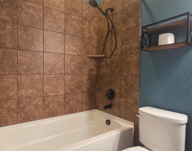 525 Bamborough Drive - Photo Thumbnail 19