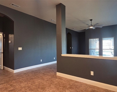 525 Bamborough Drive - Photo Thumbnail 11