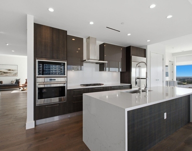 7901 Windrose Avenue - Photo Thumbnail 8
