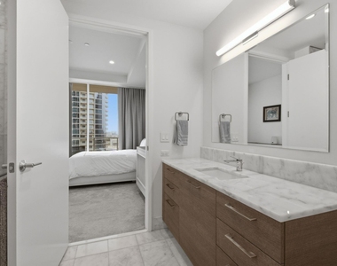 7901 Windrose Avenue - Photo Thumbnail 19