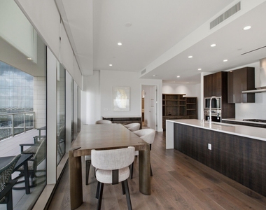 7901 Windrose Avenue - Photo Thumbnail 13