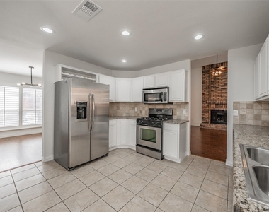 617 Dover Court - Photo Thumbnail 7
