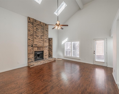 617 Dover Court - Photo Thumbnail 5