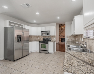 617 Dover Court - Photo Thumbnail 6