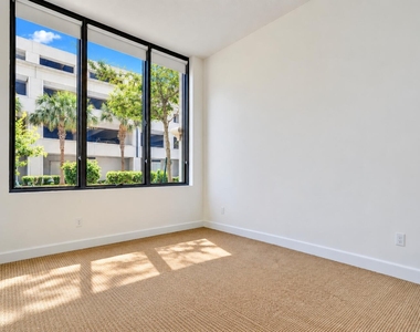 801 S Olive Avenue - Photo Thumbnail 4