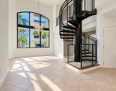 801 S Olive Avenue - Photo Thumbnail 1
