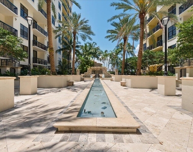 801 S Olive Avenue - Photo Thumbnail 11