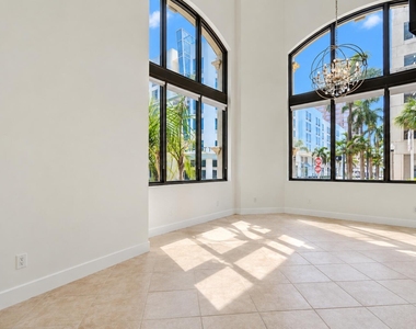 801 S Olive Avenue - Photo Thumbnail 2