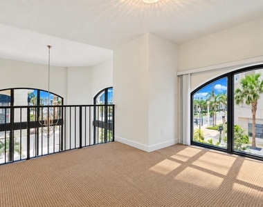 801 S Olive Avenue - Photo Thumbnail 7