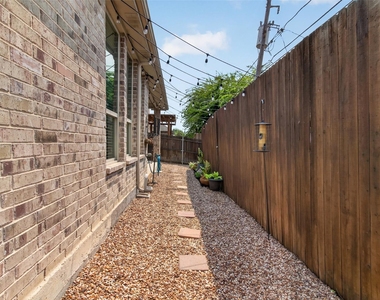 6820 Westbury Drive - Photo Thumbnail 24