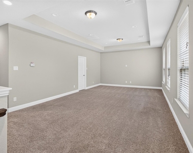 6820 Westbury Drive - Photo Thumbnail 19